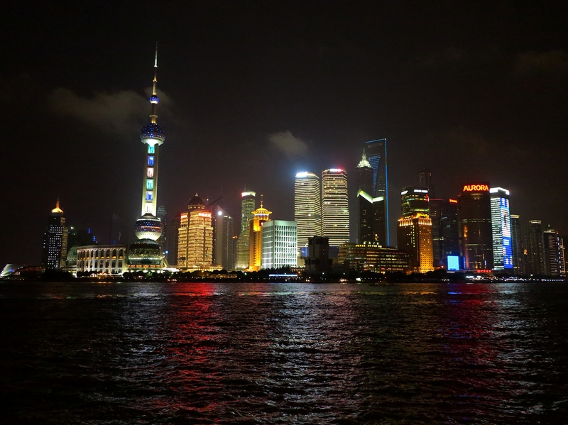  Chine  Shanghai la ville  de  toutes les grandeurs Pr t 