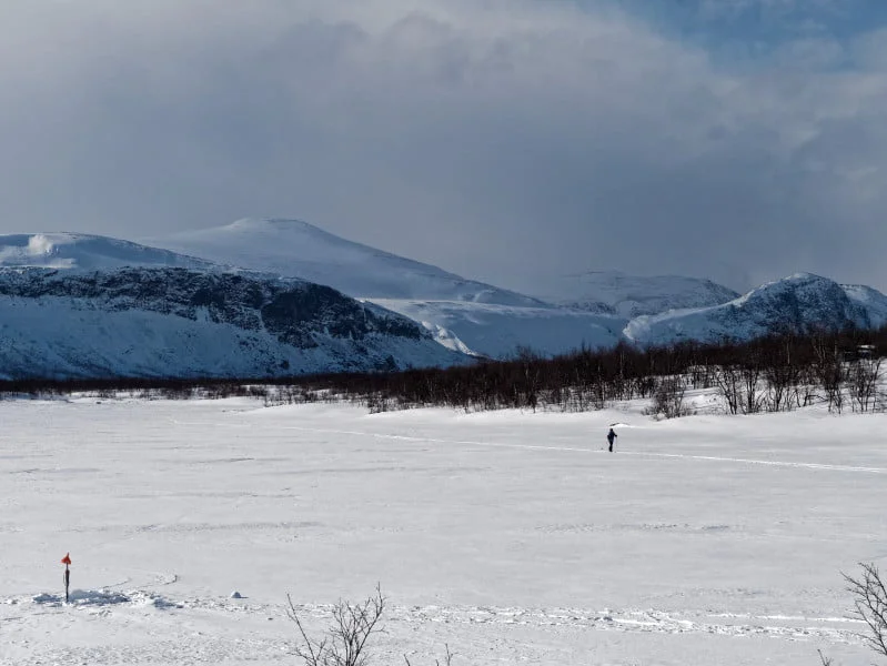 kungsleden hiver skieur sitojaure