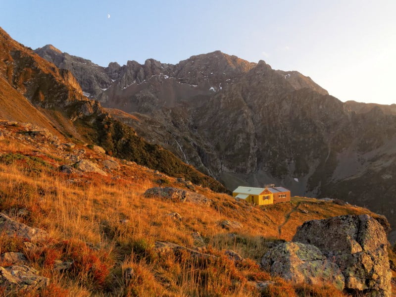 refuge jean collet Réalisez la traversée de Belledonne, un itinéraire de trek à l’ambiance de haute montagne
