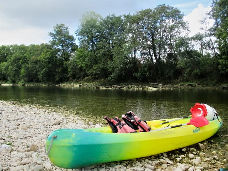 Faites la descente de l’Ain en canoë-kayak de rivière d’une journée à 2 jours