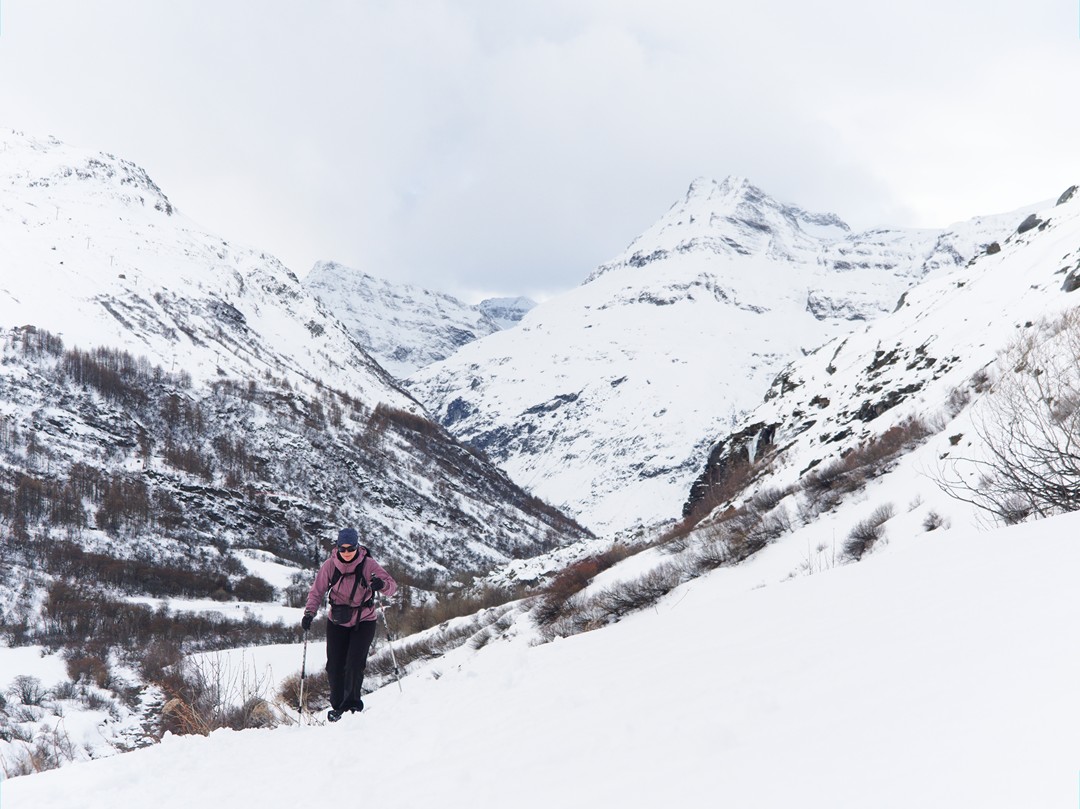 Découvrez 5 itinéraires de randonnée raquettes en Savoie