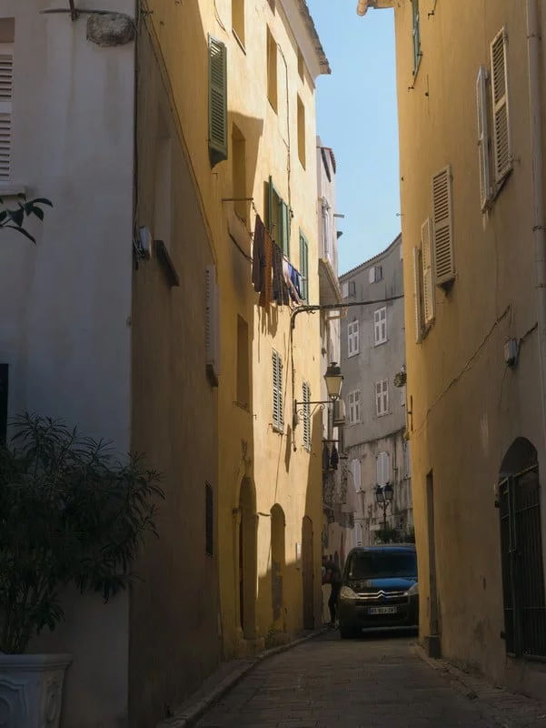 ruelle saint florent tour de corse à vélo ruelle saint florent