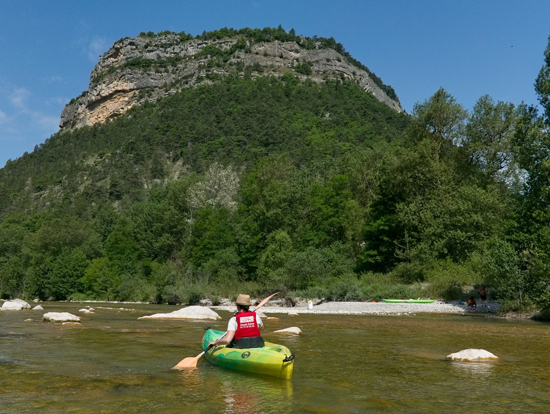 canoe drome Partez à l’aventure avec la descente de la Drôme en canoë-kayak sur 2 jours