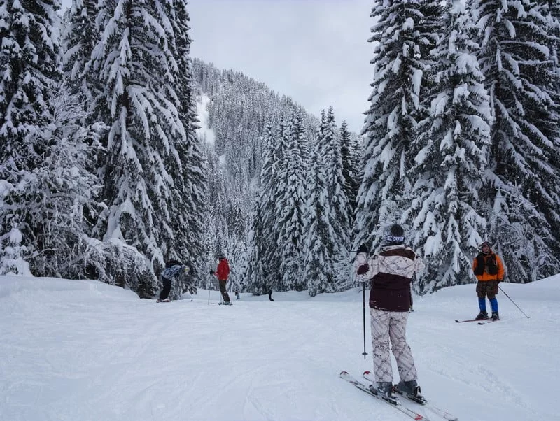 skieurs flaine stations de ski accessibles en train skieurs flaine
