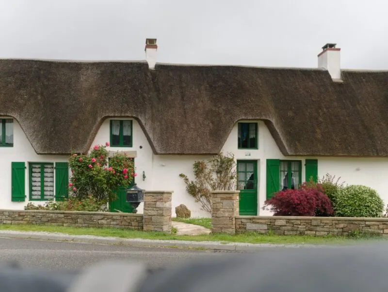 maison toit chaume vélocéan maison-toit-chaume