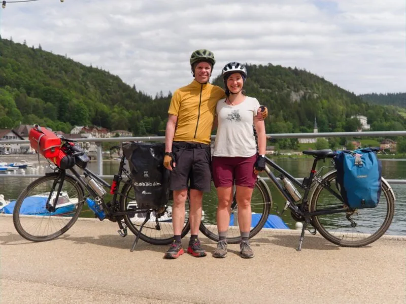 cyclotouristes lac de joux jura suisse