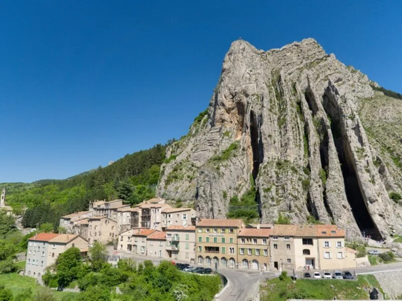 rocher de la baume sisteron voyage velo rocher de la baume sisteron voyage velo