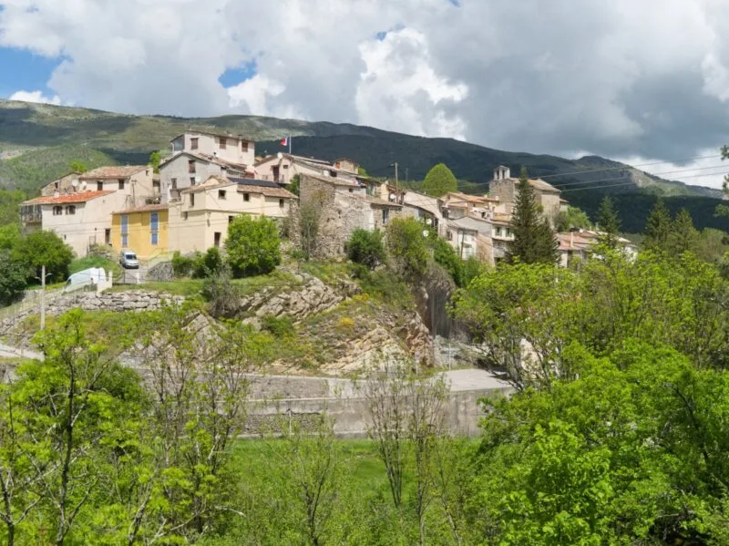 village perche Collongues prealpes azur village perche Collongues prealpes azur