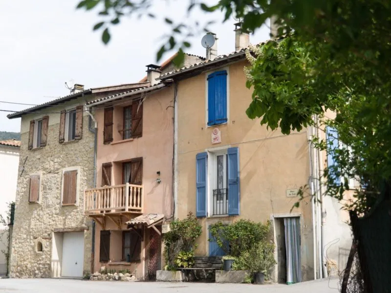 village-tartonne-haute-provence village tartonne haute provence